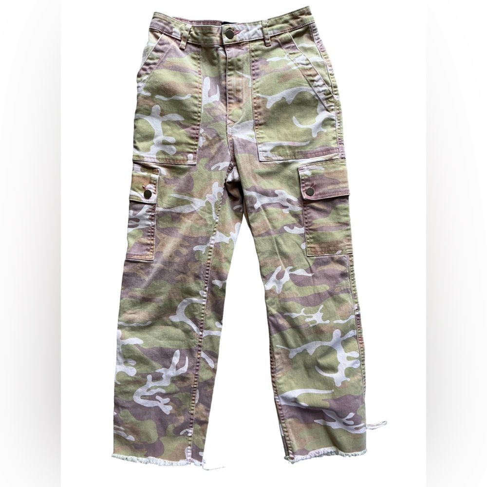 Hollister Ultra High Rise Mom Jeans Camo Print Raw Hem Size 1